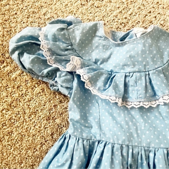 Vintage Handmade Girls Dusty Blue Prairie Ruffle Dress Sz 6? Lace White Slip - Picture 2 of 12
